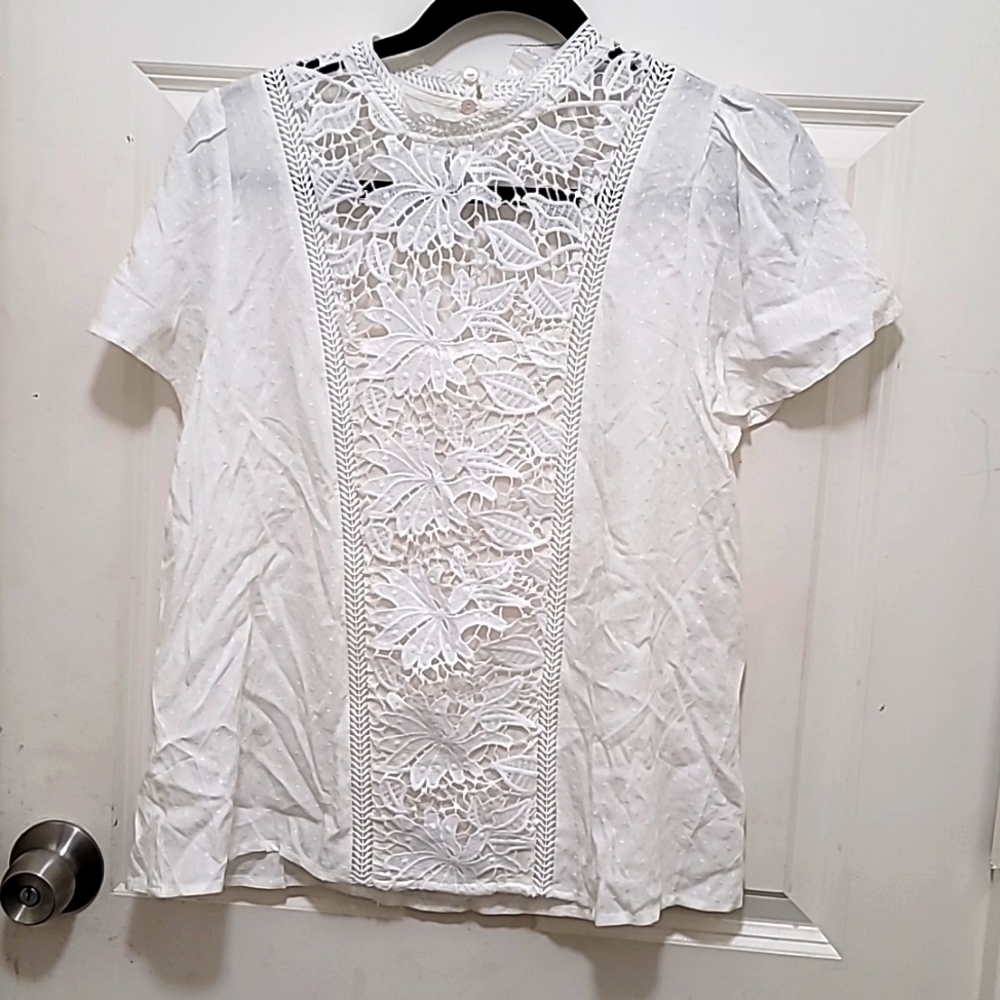Nwt All In Favor Women's White Short Sleeve Blouse With Embroidered Infront